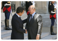 Prime Minister Vladimir Putin meeting with French president Nicolas Sarkozy|11 june, 2010|16:51