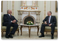 Prime Minister Vladimir Putin meets with Belarusian President Alexander Lukashenko