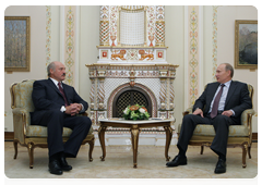 Prime Minister Vladimir Putin with Belarusian President Alexander Lukashenko|11 june, 2010|23:18