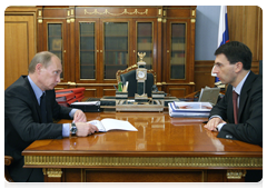 Prime Minister Vladimir Putin at a working meeting with Minister of Communications and Mass Media Igor Shchegolev|14 june, 2010|12:30