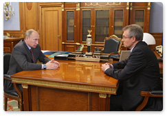 Prime Minister Vladimir Putin meets with Rosagroleasing CEO Valery Nazarov