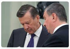 First Deputy Prime Minister Viktor Zubkov and Deputy Prime Minister Igor Sechin at a meeting of the Presidium of the Government of the Russian Federation|16 june, 2010|18:37