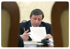 Deputy Prime Minister and the President's plenipotentiary representative in the North Caucasus Federal District Alexander Khloponin at a meeting of the Presidium of the Government of the Russian Federation|16 june, 2010|18:37