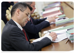 Minister of the Interior Rashid Nurgaliyev and Minister of Regional Development Viktor Basargin at a meeting of the Presidium of the Government of the Russian Federation|16 june, 2010|18:37