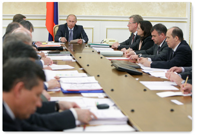 Prime Minister Vladimir Putin holds a meeting on the spending on national defence, security and law enforcement in the federal budget for 2011-2013