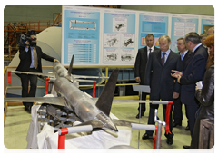 Prime Minister Vladimir Putin visiting the Central Aerohydrodynamic Institute (TsAGI) in Zhukovsky near Moscow|17 june, 2010|14:56