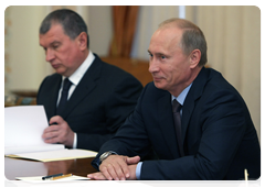 Prime Minister Vladimir Putin meeting with Chevron Chairman and CEO John Watson|17 june, 2010|17:38