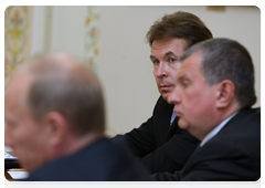 Deputy Prime Minister Igor Sechin, right, and Rosneft President Sergei Bogdanchikov meeting with Chevron Chairman and CEO John Watson|17 june, 2010|17:38