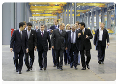 Prime Minister Vladimir Putin during his trip to the Yaroslavl Region touring a new production facility owned by leading Japanese construction equipment manufacturer Komatsu|18 june, 2010|17:35