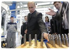 Prime Minister Vladimir Putin touring the Saturn Research & Production Centre in Rybinsk during his visit to the Yaroslavl Region|18 june, 2010|21:28