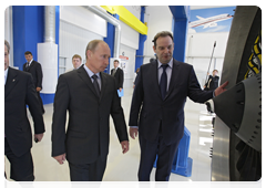 Prime Minister Vladimir Putin touring the Saturn Research & Production Centre in Rybinsk during his visit to the Yaroslavl Region|18 june, 2010|21:28