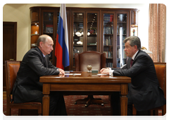 Prime Minister Vladimir Putin with Yaroslavl Region Governor Sergei Vakhrukov|18 june, 2010|21:33