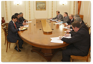 Prime Minister Vladimir Putin meets with Indian Commerce and Industry Minister Anand Sharma