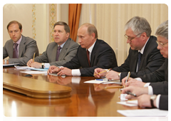 Prime Minister Vladimir Putin meeting with Indian Commerce and Industry Minister Anand Sharma|19 june, 2010|14:52