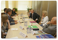 Prime Minister Vladimir Putin visits the Moscow Cultural and Business Centre for Disabled People, familiarises himself with its operations and meets its staff