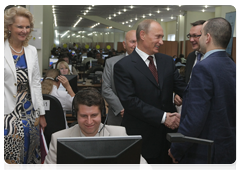 Prime Minister Vladimir Putin visiting the Moscow Cultural and Business Centre for Disabled People and familiarising himself with its work|19 june, 2010|19:17