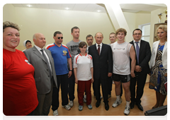 Prime Minister Vladimir Putin visiting the Moscow Cultural and Business Centre for Disabled People and familiarising himself with its work|19 june, 2010|19:18