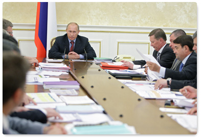 Prime Minister Vladimir Putin holds a meeting on federal budget spending on industry and transport for the period 2011-2013