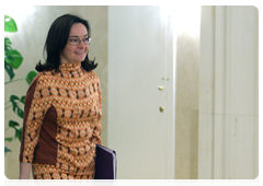 Minister of Economic Development Elvira Nabiullina before a meeting on federal budget spending on industry and transport for 2011-2013|21 june, 2010|19:35