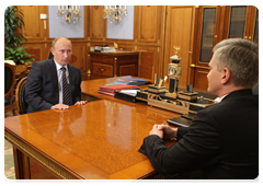 Prime Minister Vladimir Putin meeting with Alexander Kibovsky, Head of the Russian Federal Service for the Oversight of Legislation in the Protection of Cultural Heritage|22 june, 2010|11:20