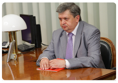 Head of Federal Service for State Statistics Alexander Surinov meeting with Prime Minister Vladimir Putin|22 june, 2010|12:21