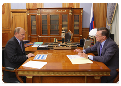 Prime Minister Vladimir Putin with First Deputy Prime Minister Viktor Zubkov|23 june, 2010|12:25