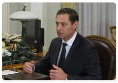 Head of the Federal Agency for Forestry Alexei Savinov at a meeting with Prime Minister Vladimir Putin|23 june, 2010|15:59