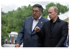 Prime Minister Vladimir Putin and Kemerovo Region Governor Aman Tuleyev|24 june, 2010|14:52