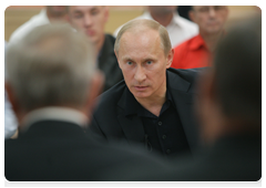 Prime Minister Vladimir Putin meeting with coal miners in Novokuznetsk|24 june, 2010|14:20