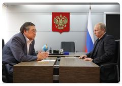 Prime Minister Vladimir Putin meeting with Kemerovo Region Governor Aman Tuleyev|25 june, 2010|10:46