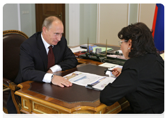 Prime Minister Vladimir Putin at a meeting with head of the Federal Agency for Water Resources Marina Seliverstova|25 june, 2010|17:11