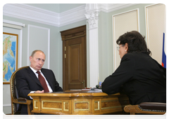 Prime Minister Vladimir Putin at a meeting with head of the Federal Agency for Water Resources Marina Seliverstova|25 june, 2010|17:11