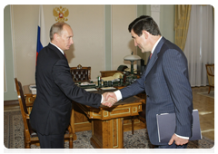 Prime Minister Vladimir Putin meeting with head of the Federal Insurance Supervision Service Alexander Koval|25 june, 2010|17:38