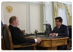 Head of the Federal Insurance Supervision Service Alexander Koval at a meeting with Prime Minister Vladimir Putin|25 june, 2010|17:38