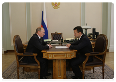 Prime Minister Vladimir Putin meeting with head of the Federal Agency for Youth Affairs Vasily Yakemenko|26 june, 2010|12:25