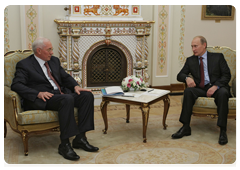 Prime Minister Vladimir Putin meeting with Ukrainian Prime Minister Mykola Azarov|28 june, 2010|11:58