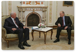 Prime Minister Vladimir Putin meets with Ukrainian Prime Minister Mykola Azarov