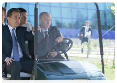 Prime Minister Vladimir Putin visiting the Olympic training centre Ozero Krugloye|28 june, 2010|17:59