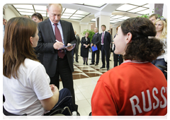 Prime Minister Vladimir Putin meeting with the Russian Paralympic fencing team|28 june, 2010|18:48