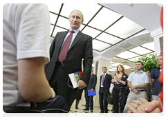 Prime Minister Vladimir Putin meeting with the Russian Paralympic fencing team|28 june, 2010|18:48