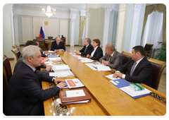 Prime Minister Vladimir Putin chairing a meeting on federal budget spending on agriculture for 2011-2013|29 june, 2010|18:05