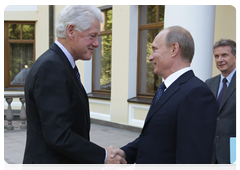 Prime Minister Vladimir Putin meeting with former U.S. President Bill Clinton|29 june, 2010|21:09