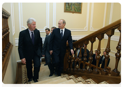 Prime Minister Vladimir Putin meeting with former U.S. President Bill Clinton|29 june, 2010|21:09