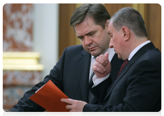 Deputy Prime Minister Igor Sechin and Minister of Energy Sergei Shmatko at a meeting of the Government of the Russian Federation|3 june, 2010|17:29