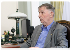 Viktor Tikhonov, former head coach of the CSKA hockey club and the Soviet National Team at a meeting with Prime Minister Vladimir Putin|4 june, 2010|13:31