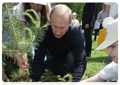 Prime Minister Vladimir Putin visiting Losiny Ostrov National Park in north-east Moscow ahead of Environmentalist’s Day and World Environment Day|5 june, 2010|11:00