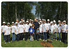 Prime Minister Vladimir Putin visiting Losiny Ostrov National Park in north-east Moscow ahead of Environmentalist’s Day and World Environment Day|5 june, 2010|11:00