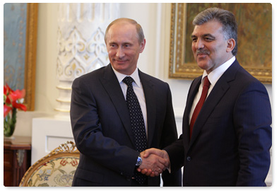 Prime Minister Vladimir Putin meets with Turkish President Abdullah Gül during the summit of the Conference on Interaction and Confidence-Building Measures in Asia