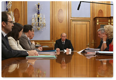 Prime Minister Vladimir Putin holds a meeting on federal budget expenditures on healthcare, social and demographic policy for the period 2011-2013