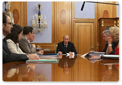 Prime Minister Vladimir Putin holds a meeting on federal budget expenditures on healthcare, social and demographic policy for the period 2011-2013